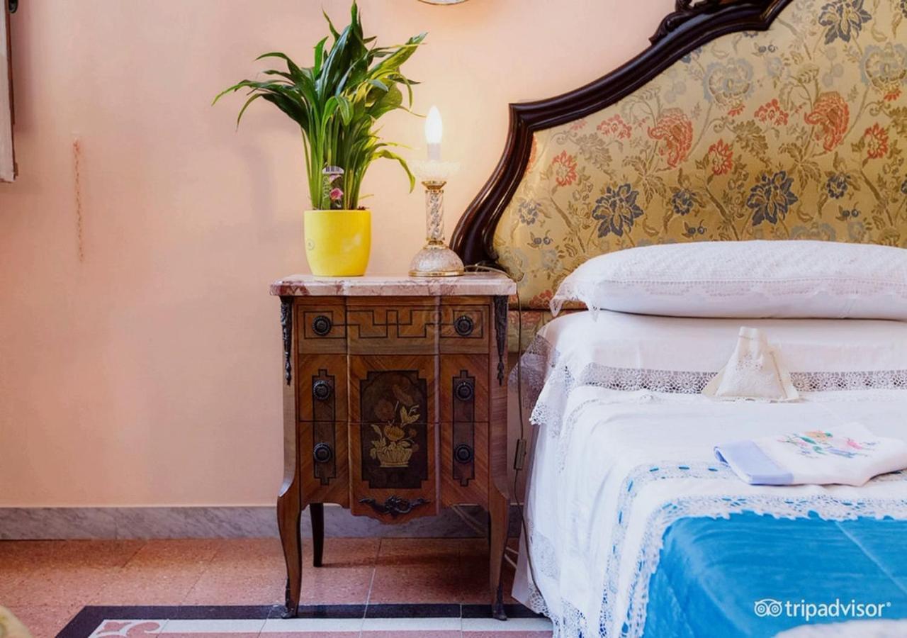 B&B Atmosfere Del Centro Storico Неаполь Экстерьер фото