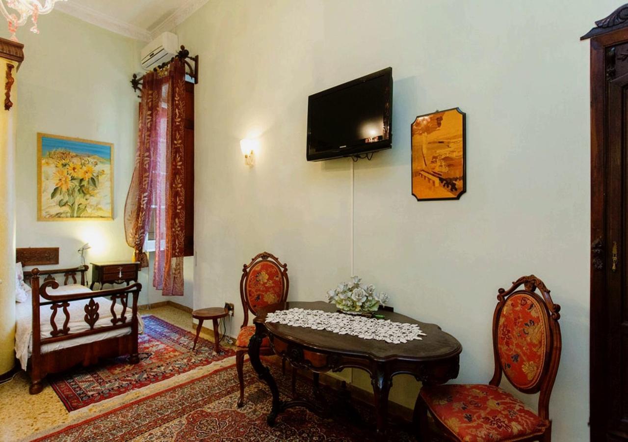 B&B Atmosfere Del Centro Storico Неаполь Экстерьер фото