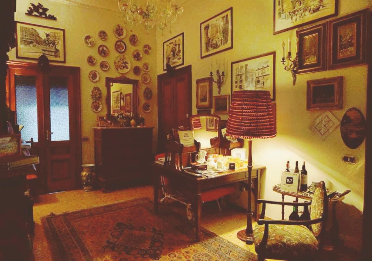B&B Atmosfere Del Centro Storico Неаполь Экстерьер фото